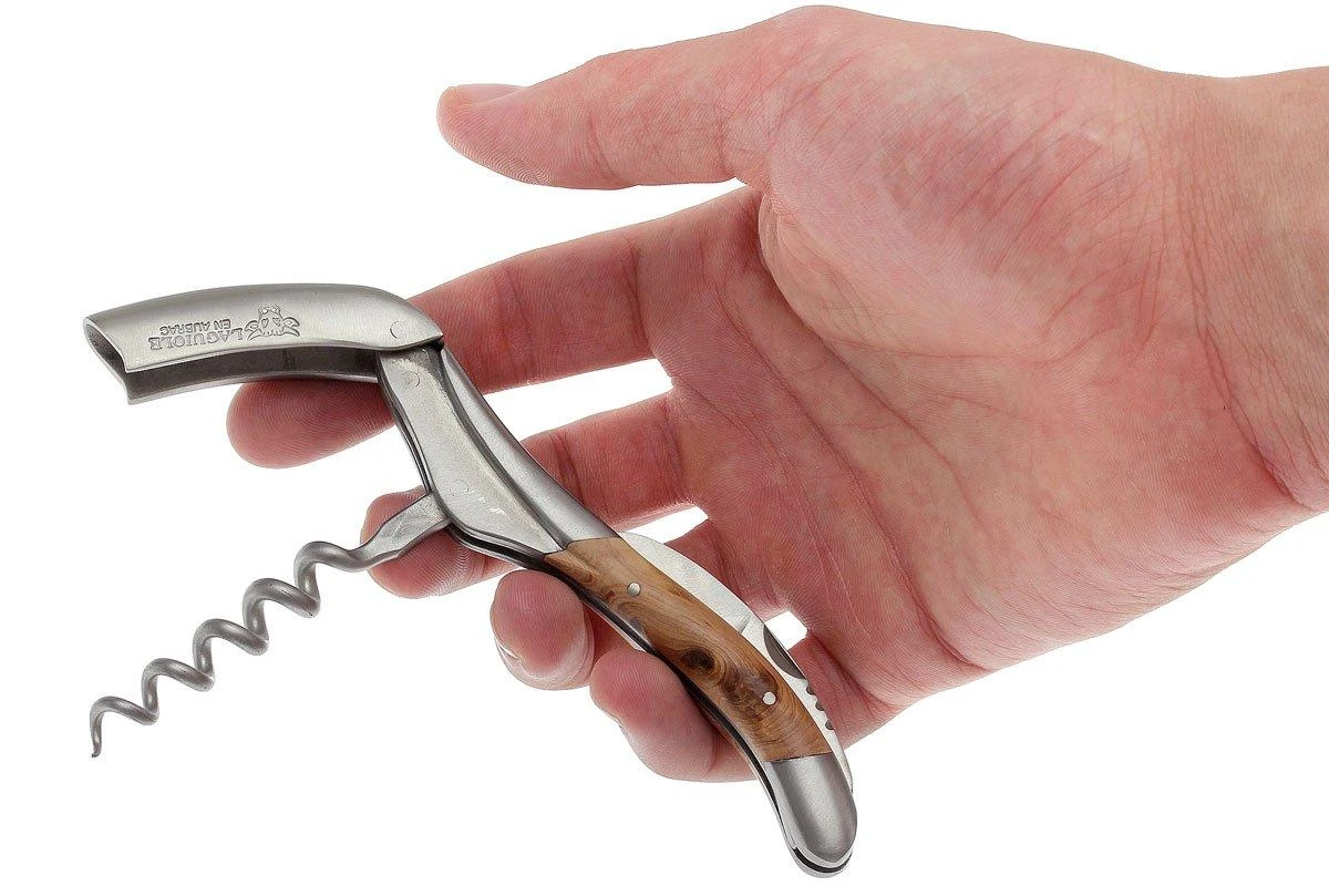 Laguiole En Aubrac Couteau Sommelier Manche En Bois De Genévrier 6 Laguiole En Aubrac Couteau Sommelier Manche En Bois De Genévrier – Image 4