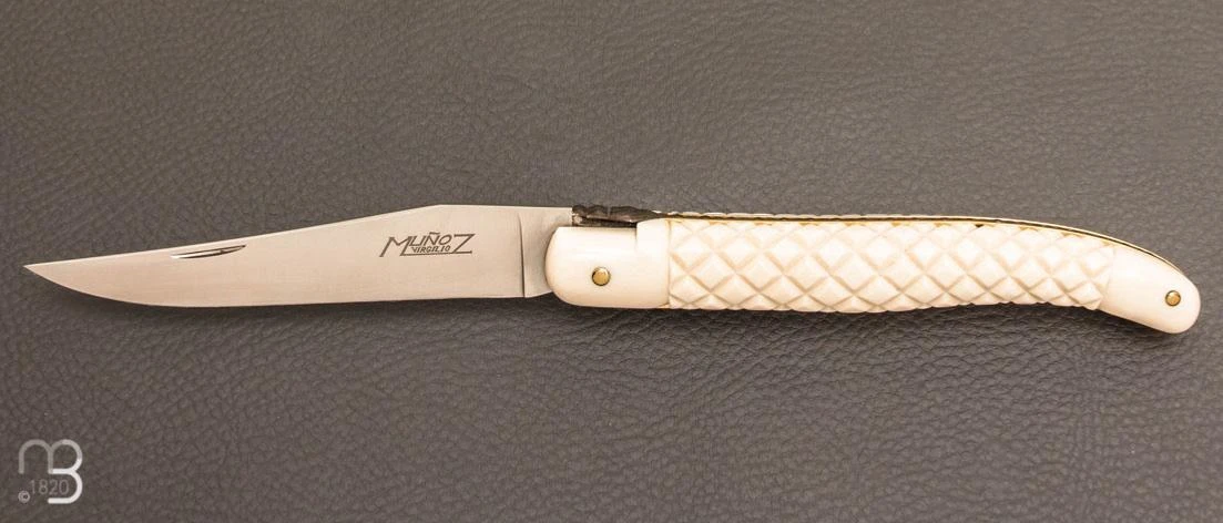 Couteau " Laguiole Ananas " De Collection Par Virgilio Munoz - Ivoire De Mammouth 3 Couteau " Laguiole Ananas " De Collection Par Virgilio Munoz - Ivoire De Mammouth