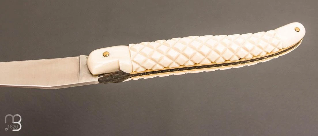 Couteau " Laguiole Ananas " De Collection Par Virgilio Munoz - Ivoire De Mammouth 8 Couteau " Laguiole Ananas " De Collection Par Virgilio Munoz - Ivoire De Mammouth – Image 6