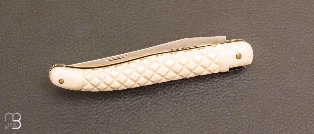 Couteau " Laguiole Ananas " De Collection Par Virgilio Munoz - Ivoire De Mammouth 9 Couteau " Laguiole Ananas " De Collection Par Virgilio Munoz - Ivoire De Mammouth – Image 7